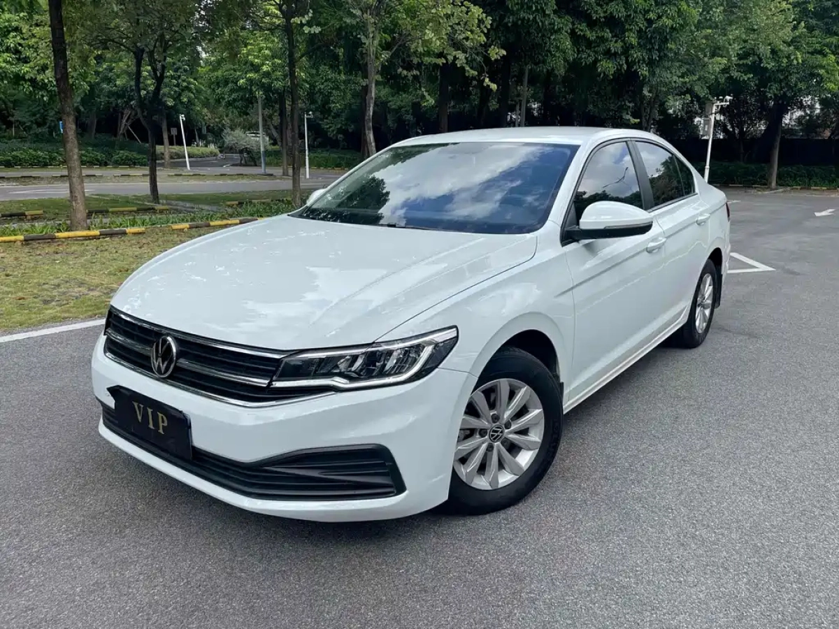 VOLKSWAGEN BORA  2021