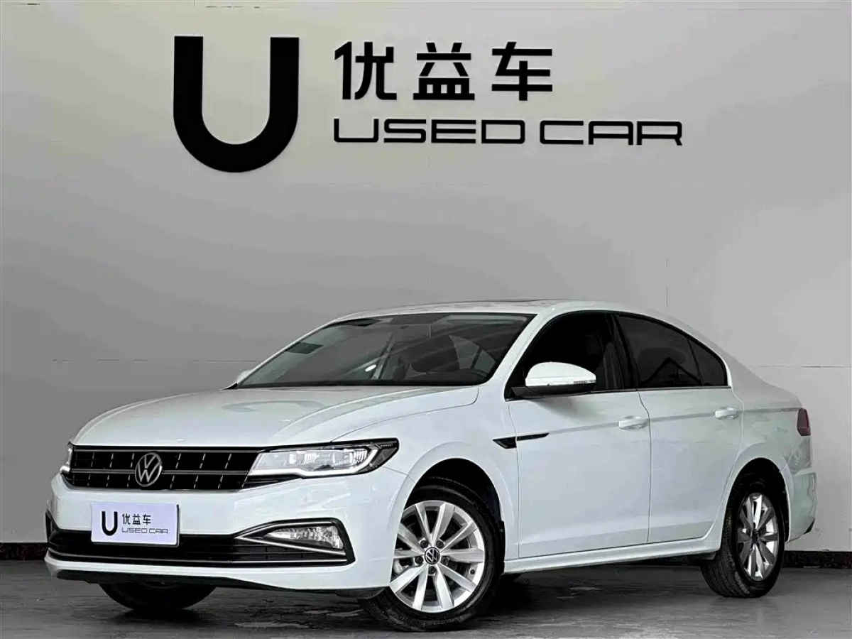 VOLKSWAGEN BORA  2022