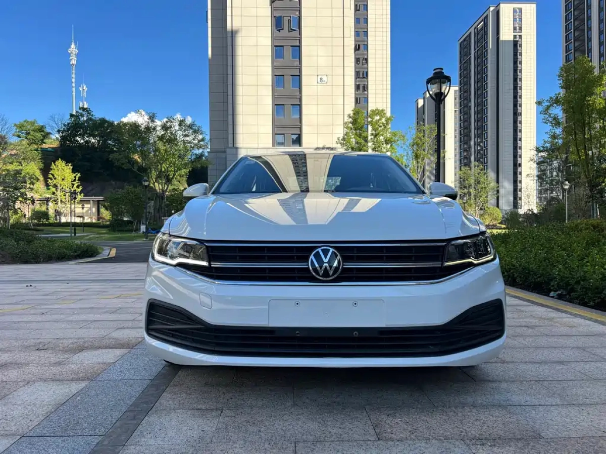 VOLKSWAGEN BORA