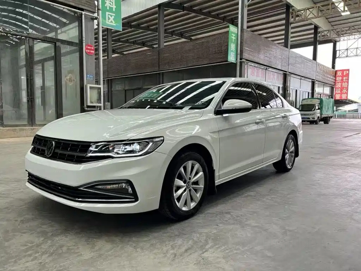 VOLKSWAGEN BORA  2021