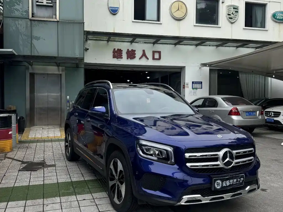 MERCEDES BENZ GLB
