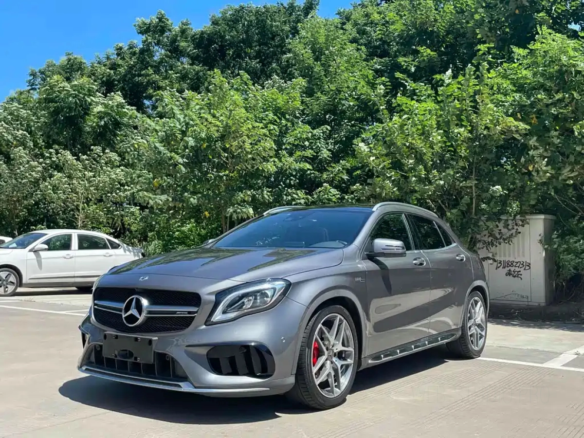 MERCEDES BENZ GLA AMG  2019