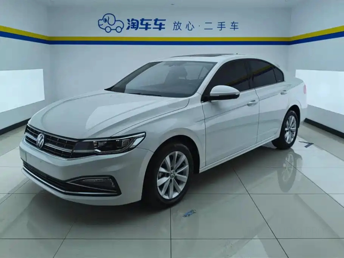 VOLKSWAGEN BORA  2022