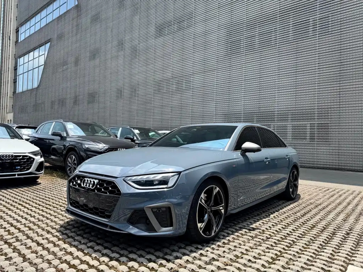 AUDI A4L  2022