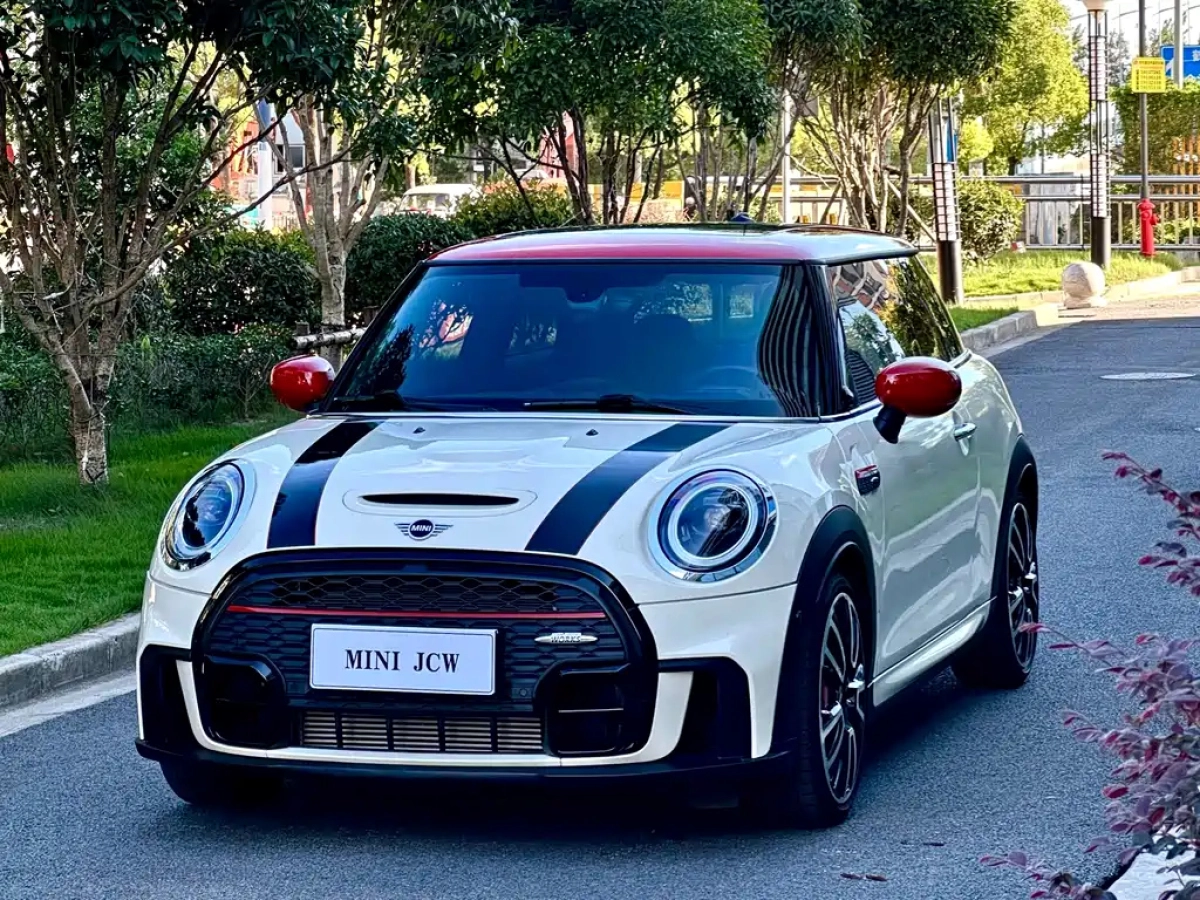 MINI JCW  2024