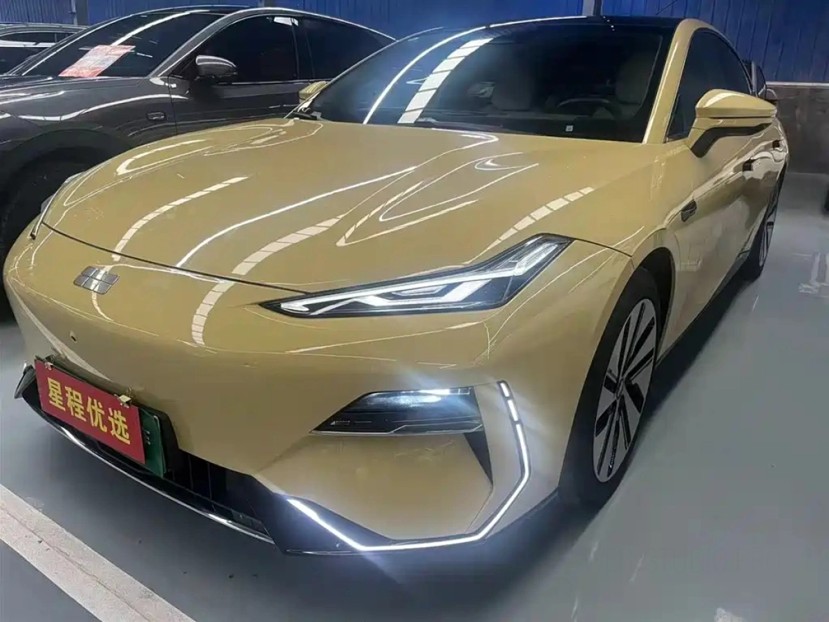 GEELY GALAXY GALAXY E8  2024