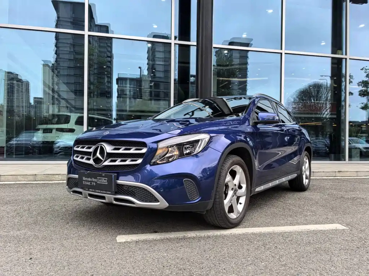 MERCEDES BENZ GLA