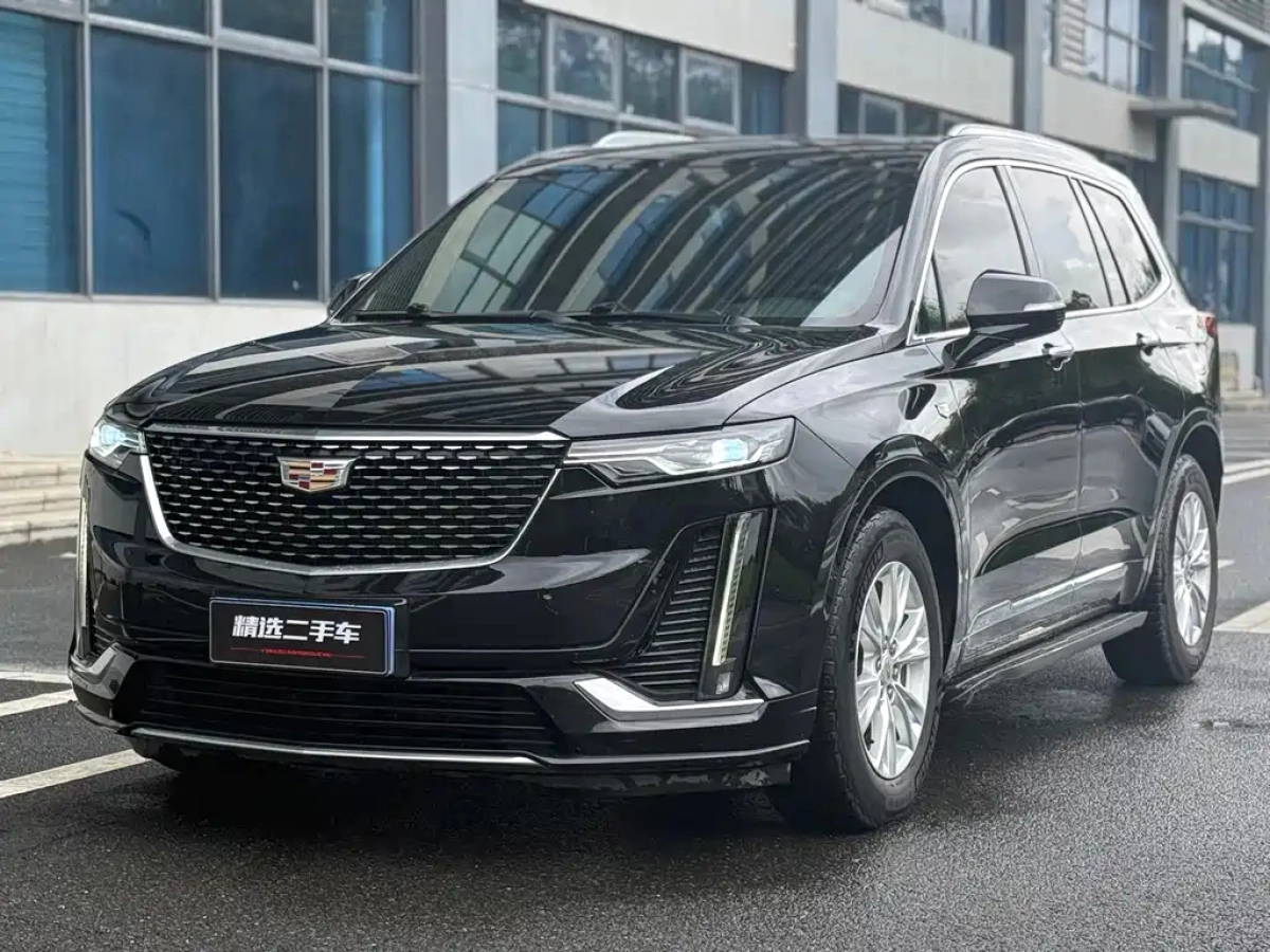 CADILLAC XT6