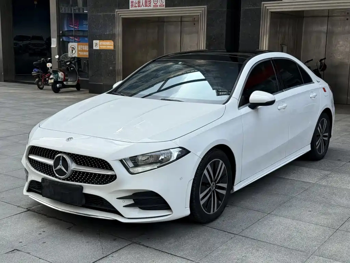 MERCEDES BENZ A-CLASS  2019