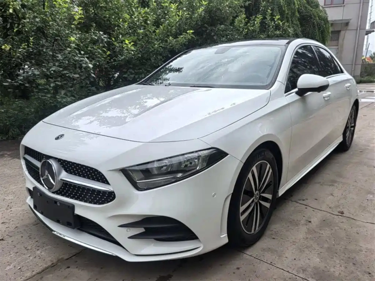 MERCEDES BENZ A-CLASS  2019