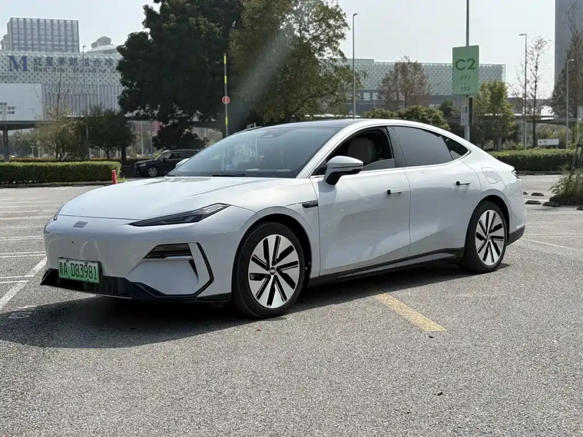 GEELY GALAXY GALAXY E8  2024