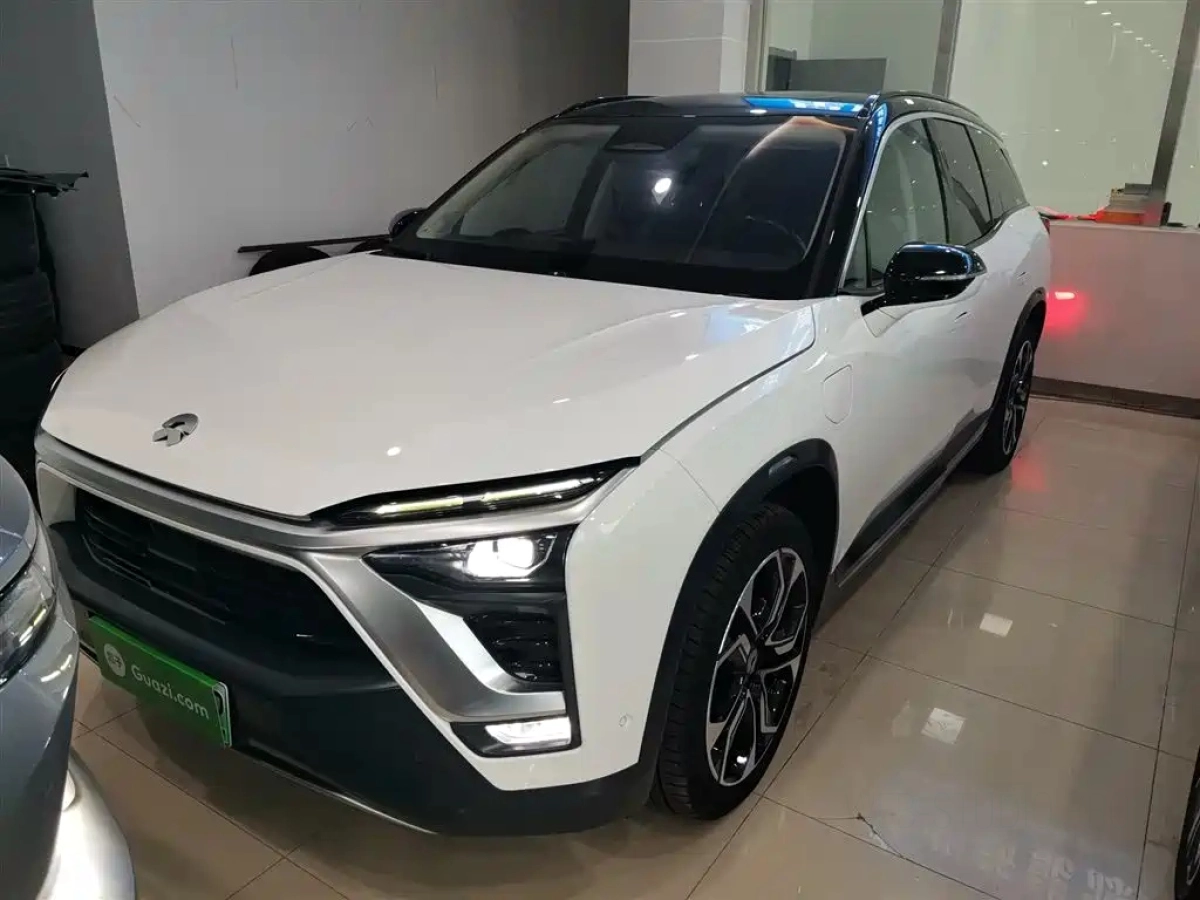 NIO ES8