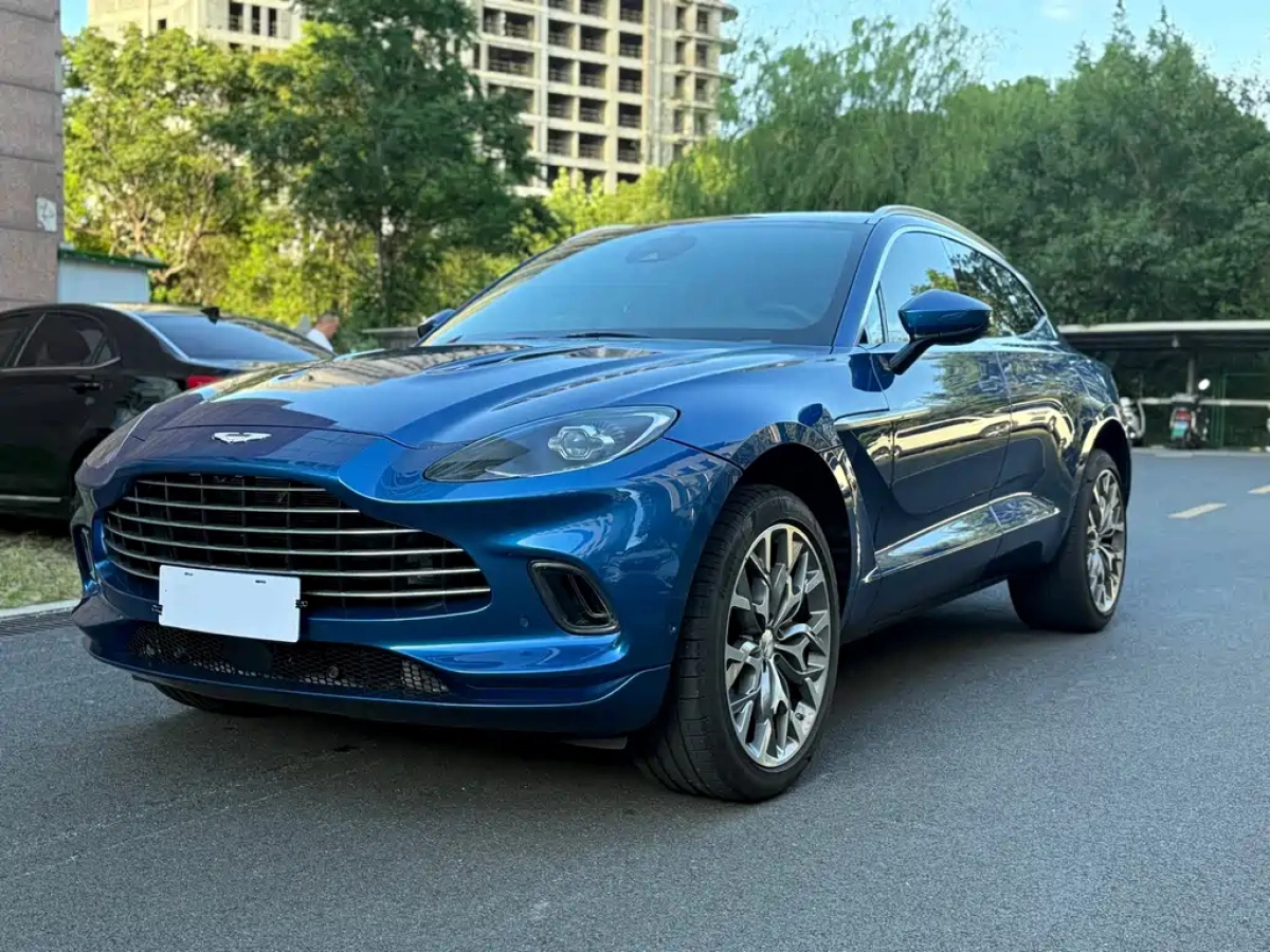 ASTON MARTIN DBX  2025