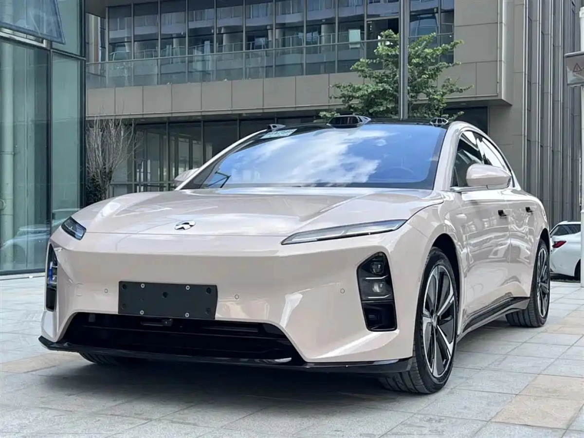 NIO ET5