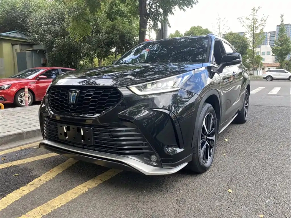 TOYOTA CROWN LUFANG
