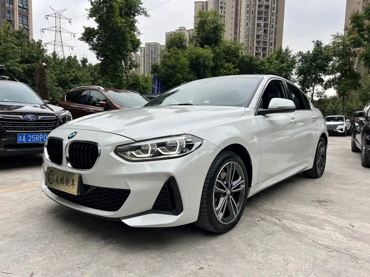 BMW 1-SERIES  2022