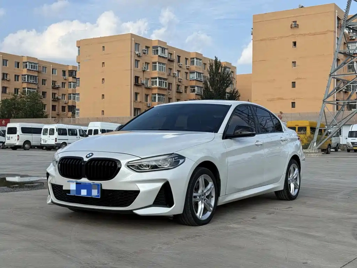 BMW 1-SERIES  2022