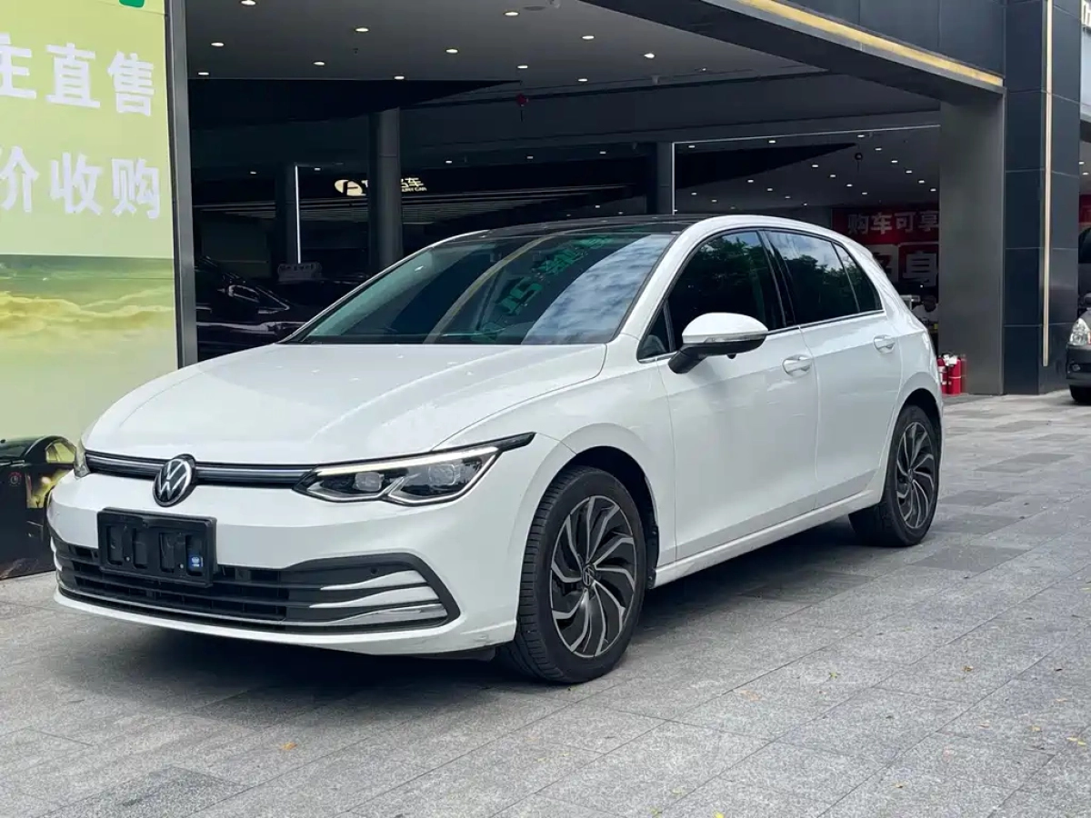 VOLKSWAGEN GOLF  2023