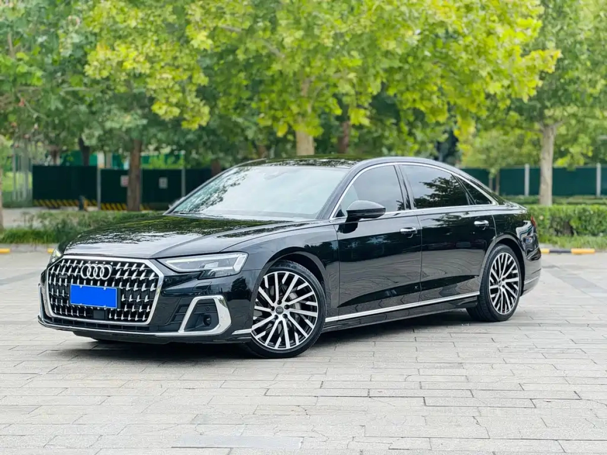 AUDI A8  2023