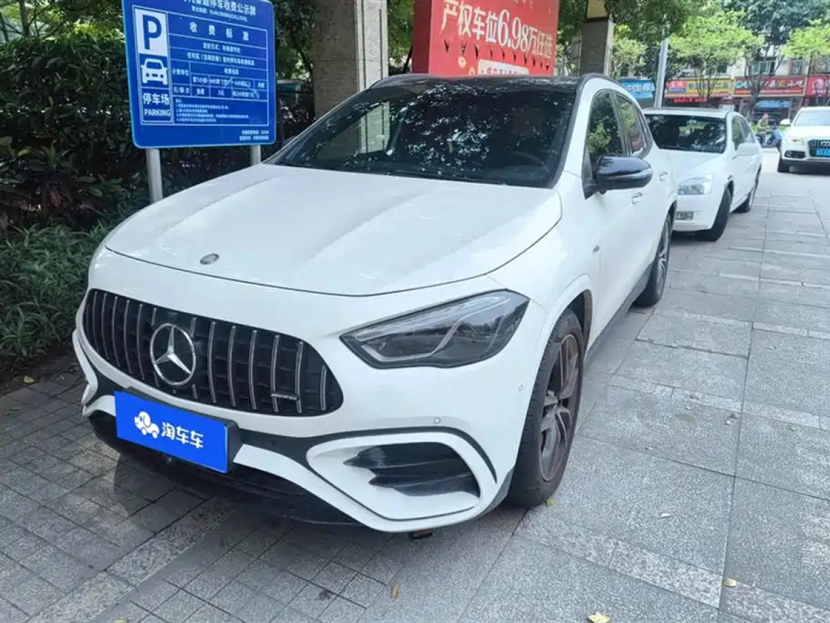 MERCEDES BENZ GLA AMG  2024