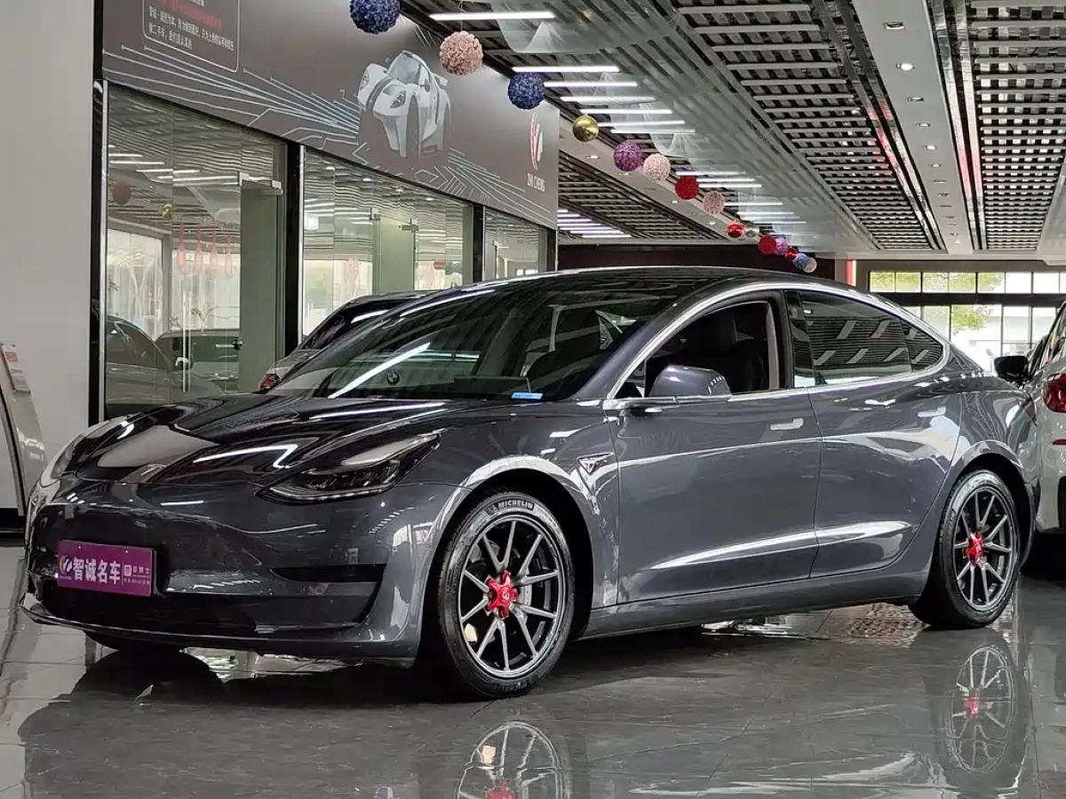 TESLA MODEL 3  2020