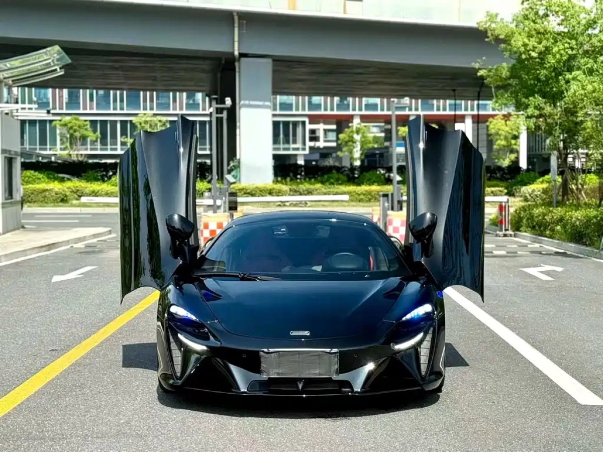 MCLAREN ARTURA  2024