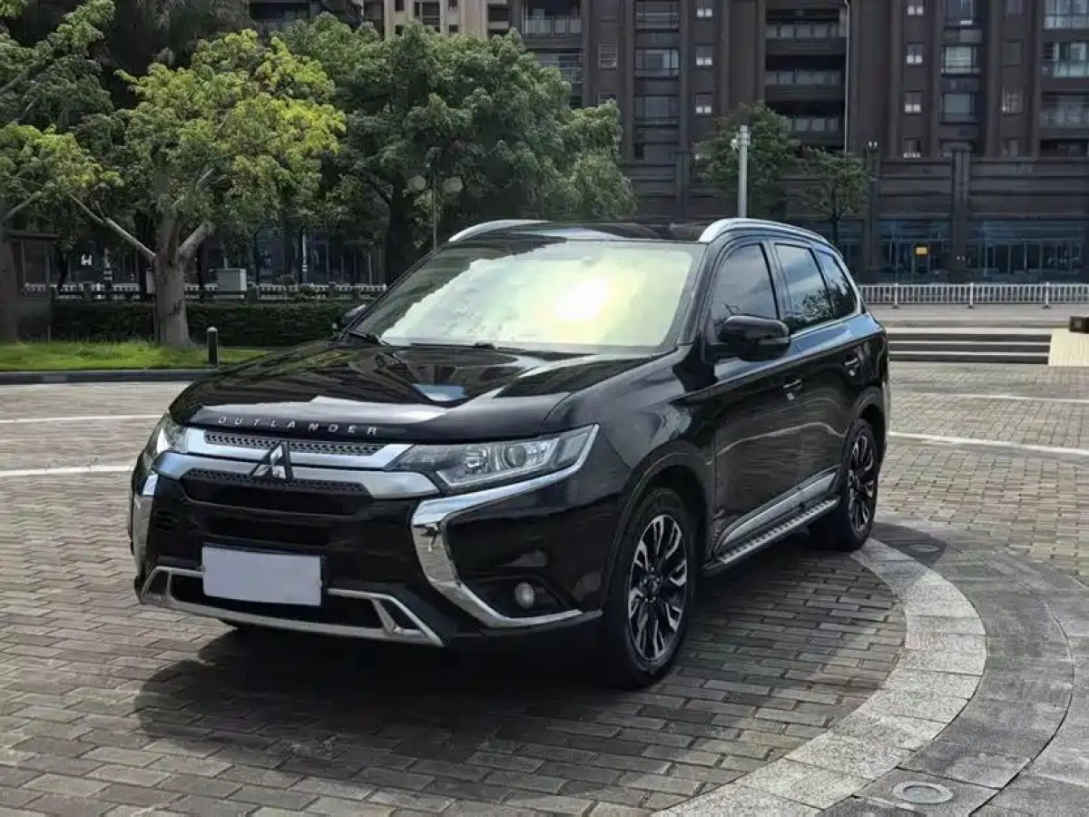 MITSUBISHI OUTLANDER