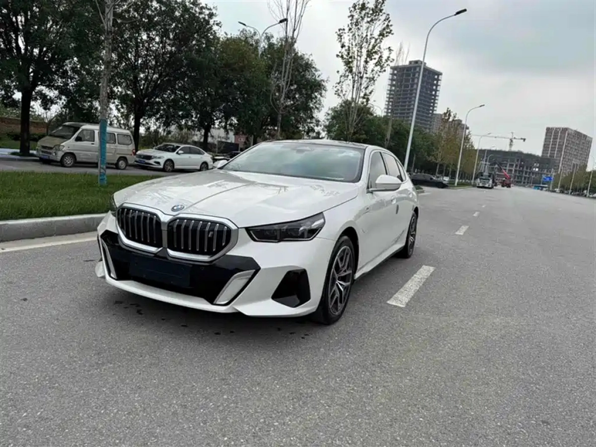 BMW I5