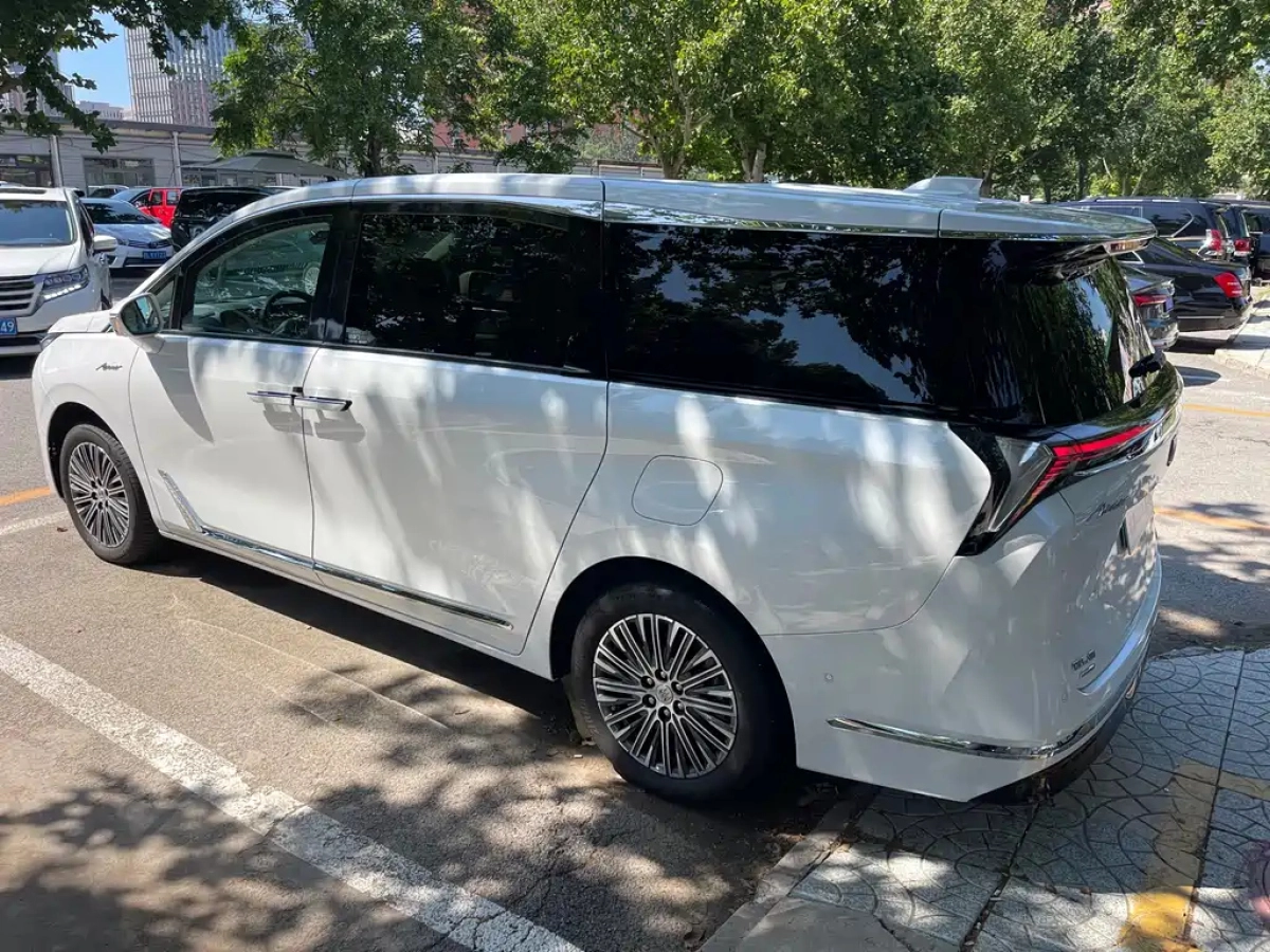 BUICK GL8 NEW ENERGY