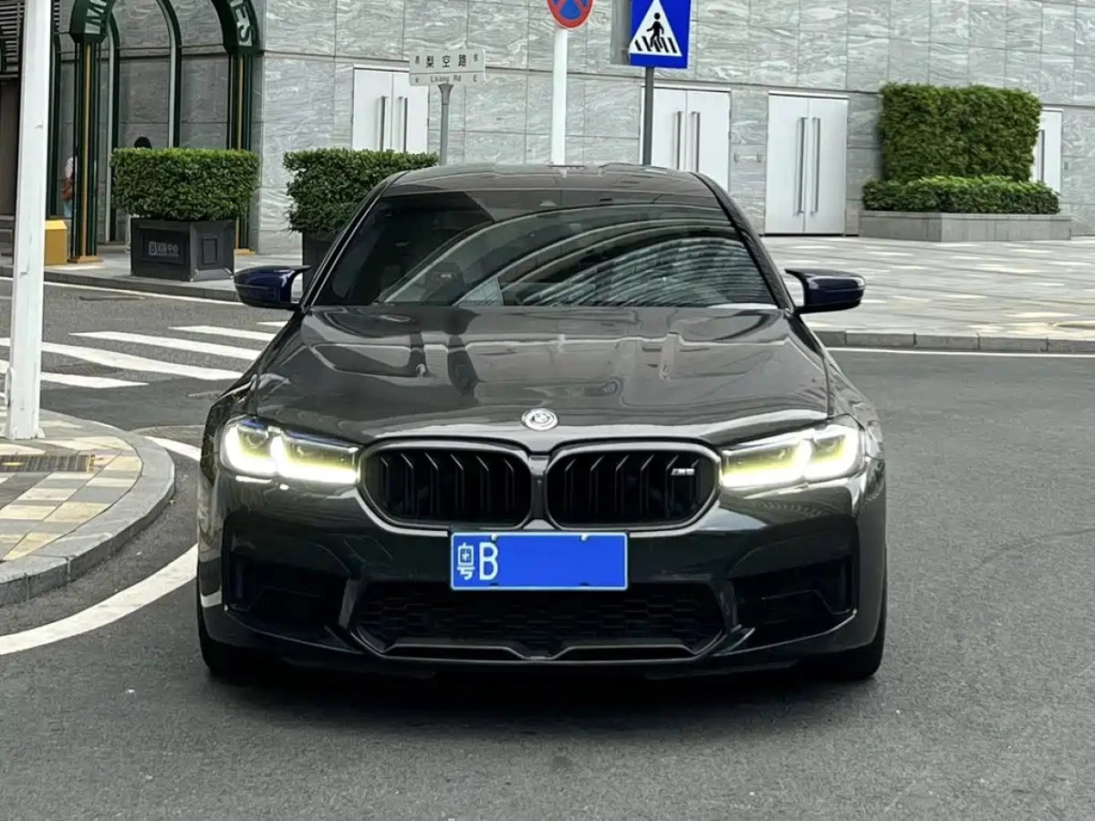 BMW M5
