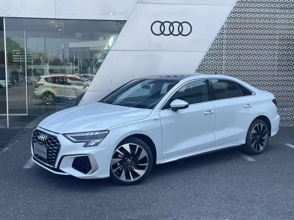 AUDI A3  2023