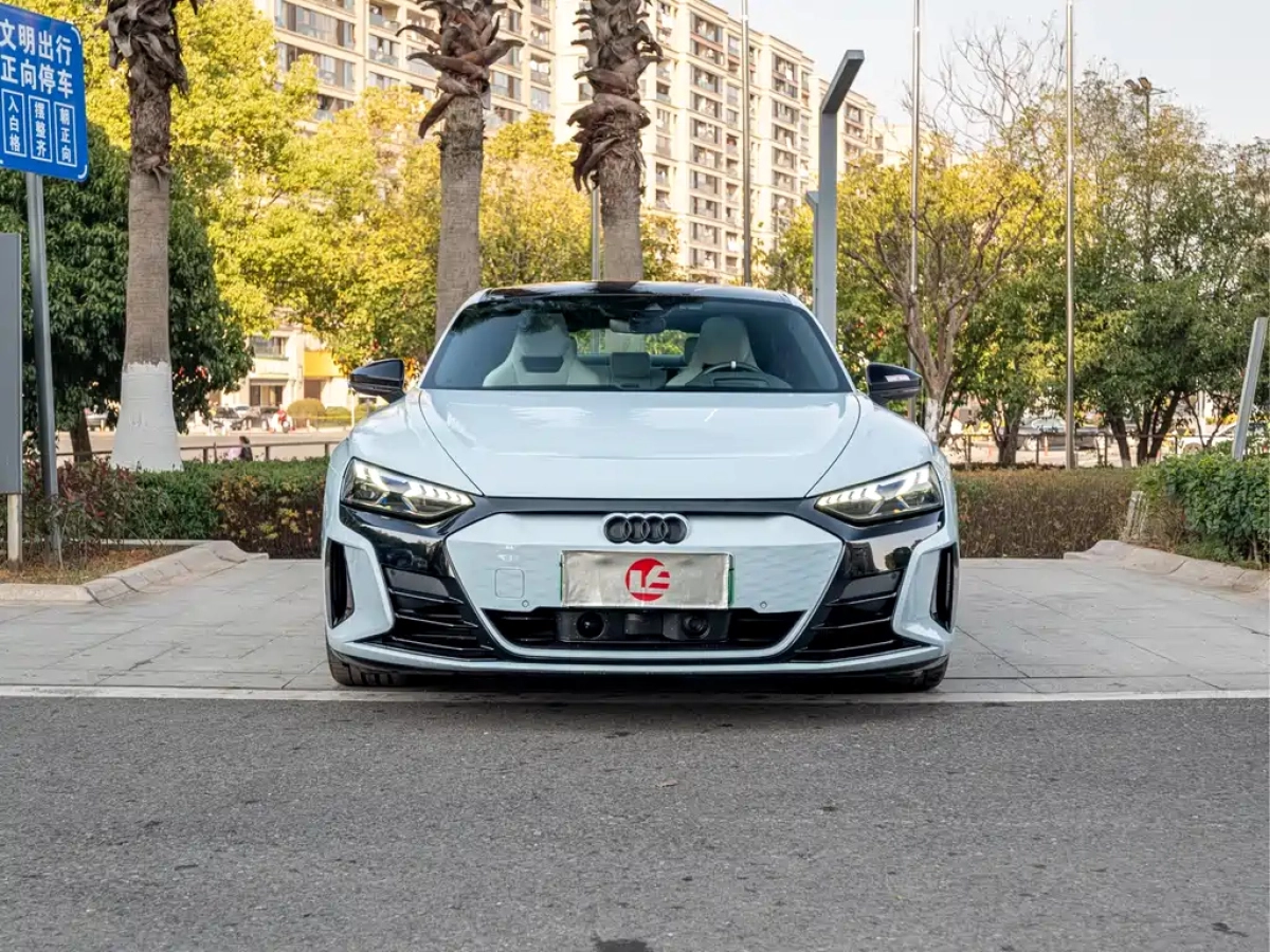 AUDI E-TRON GT