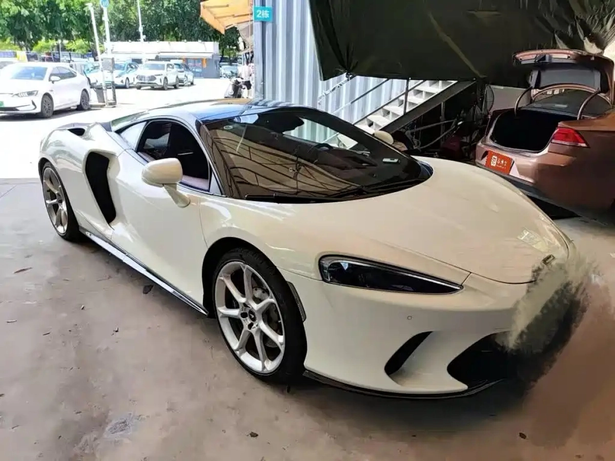 MCLAREN GT  2023