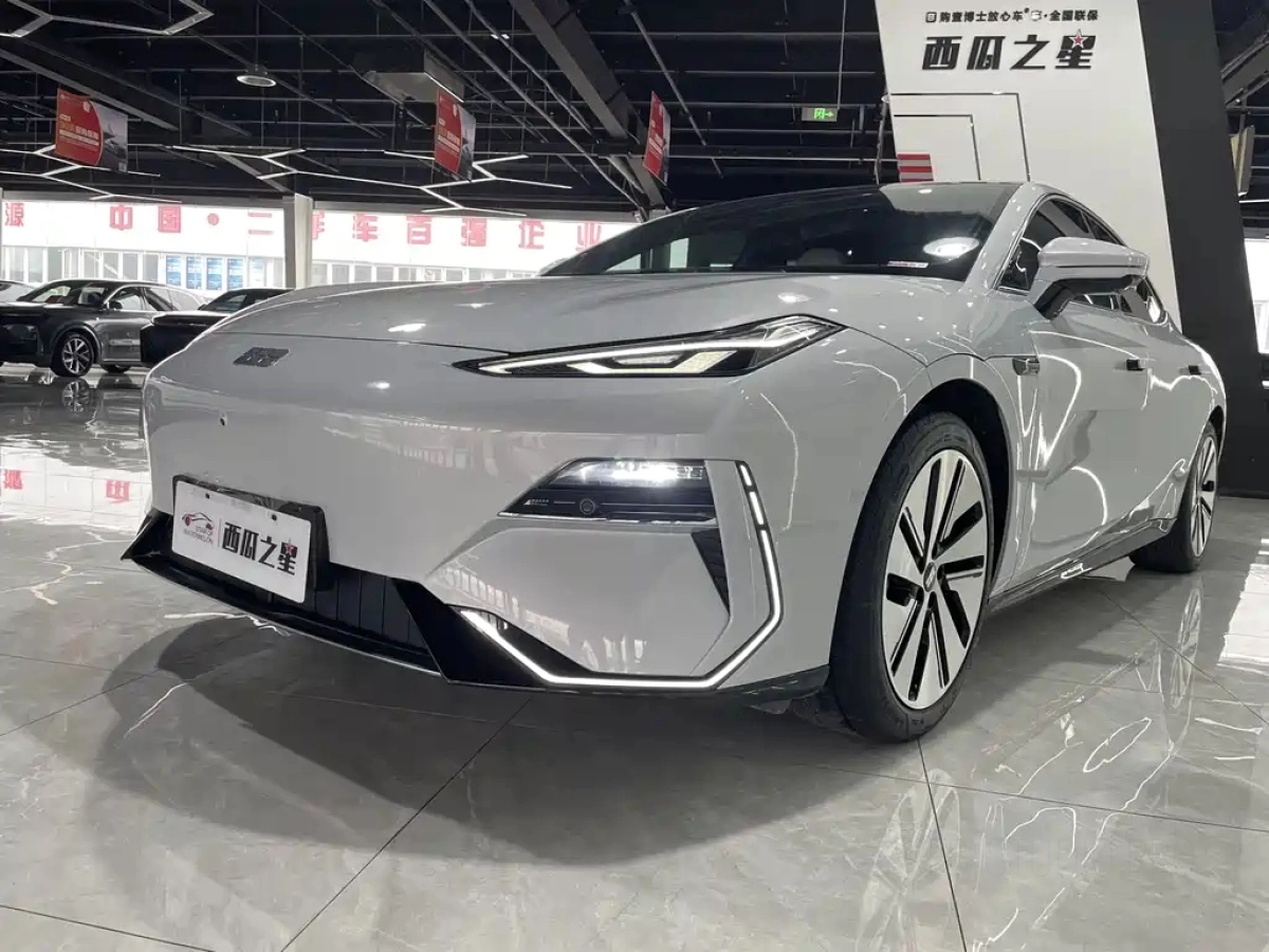 GEELY GALAXY GALAXY E8