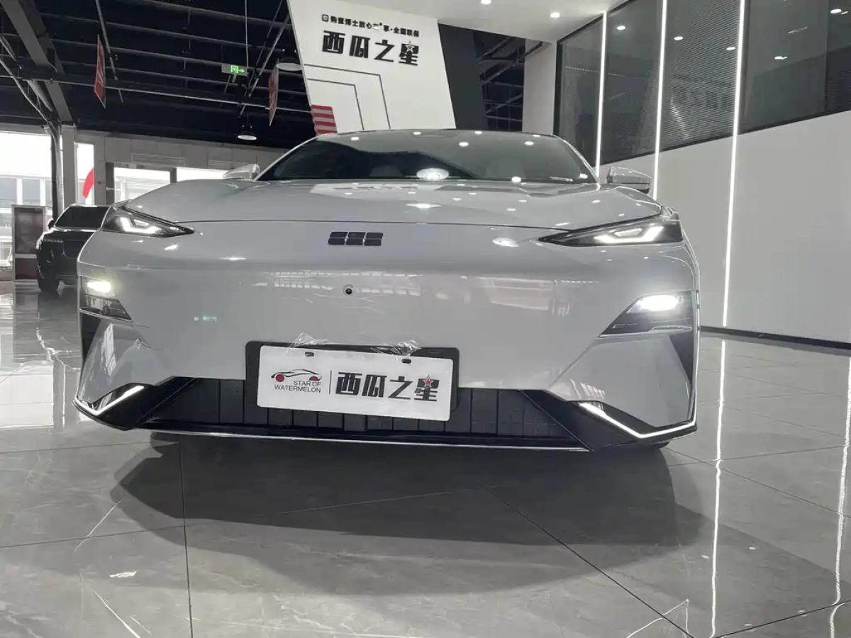 GEELY GALAXY GALAXY E8