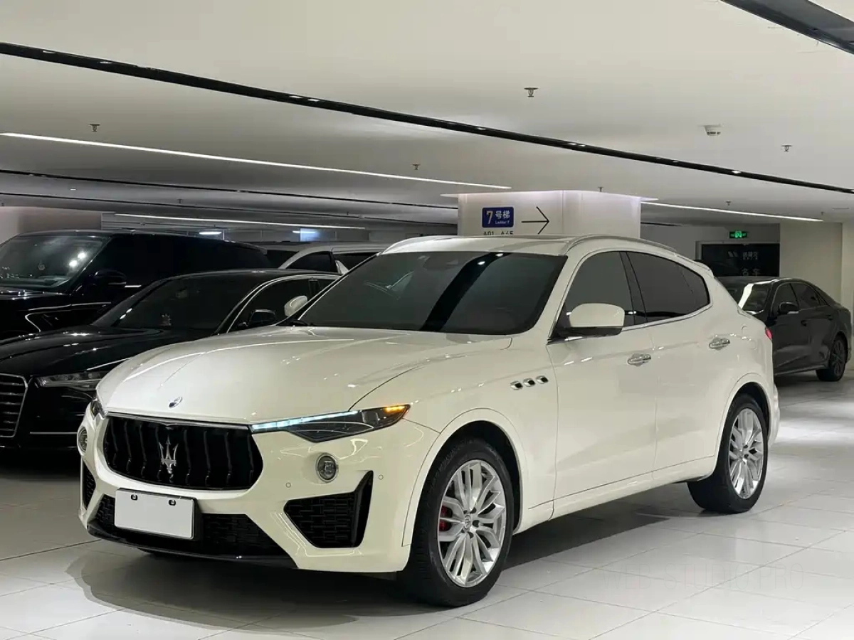 MASERATI LEVANTE  2022