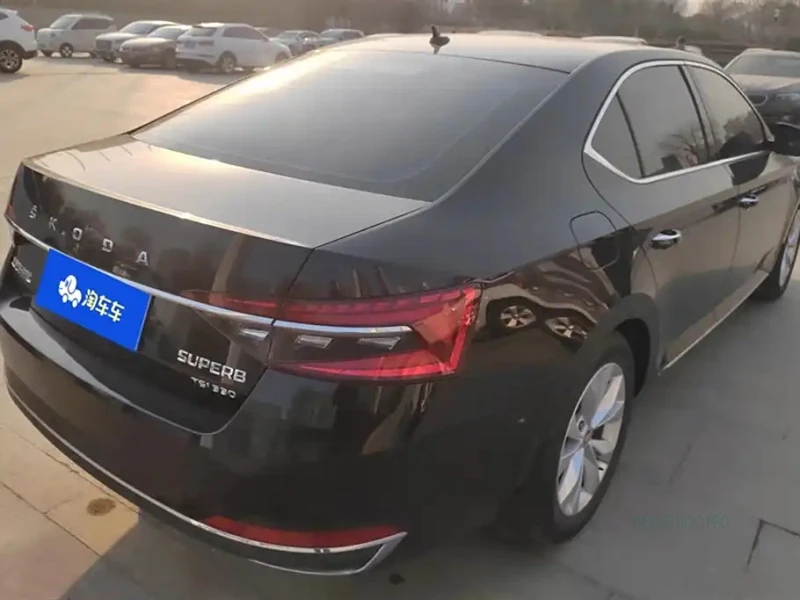 SKODA SUPERB