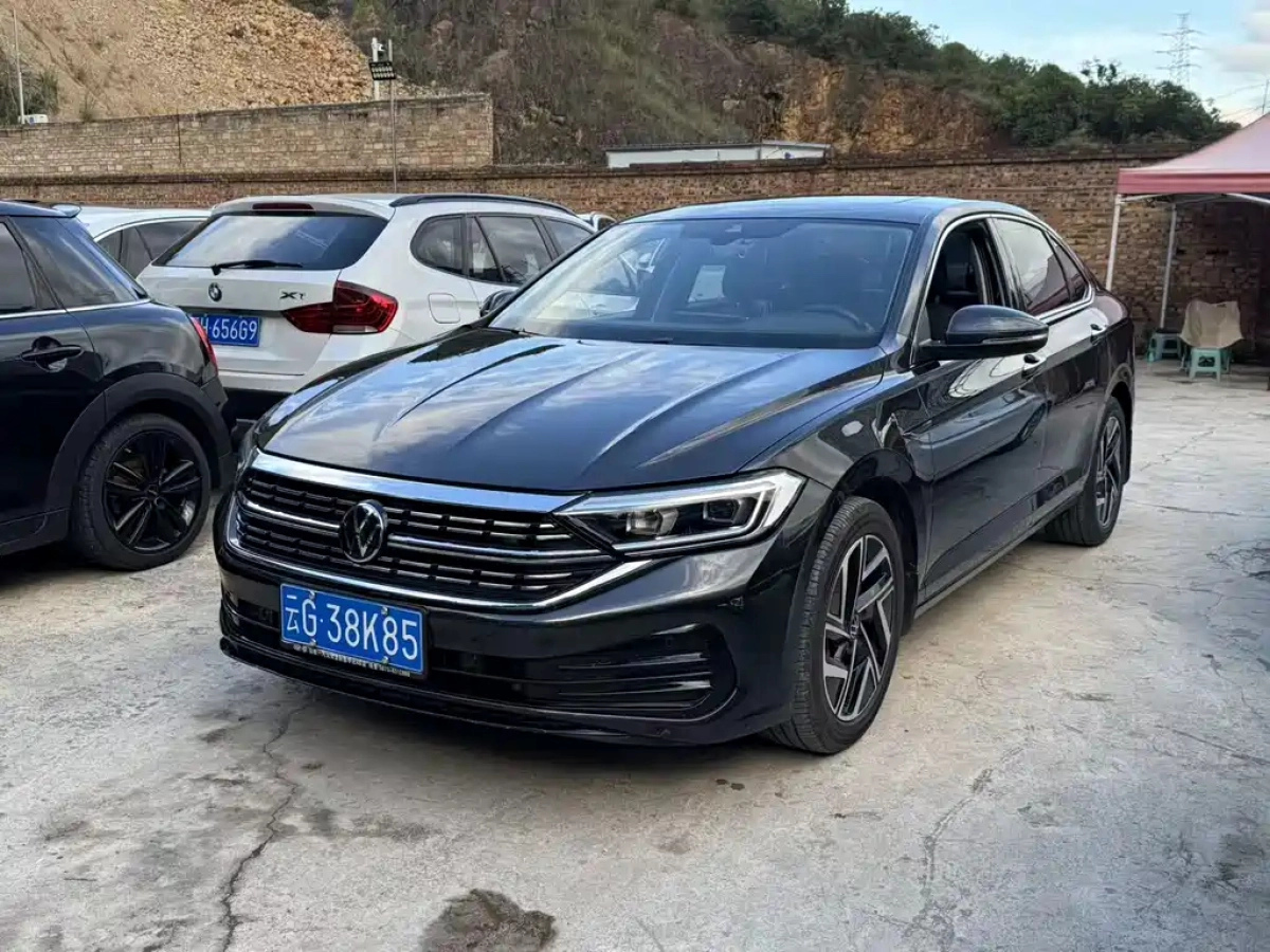 VOLKSWAGEN SAGITAR  2022