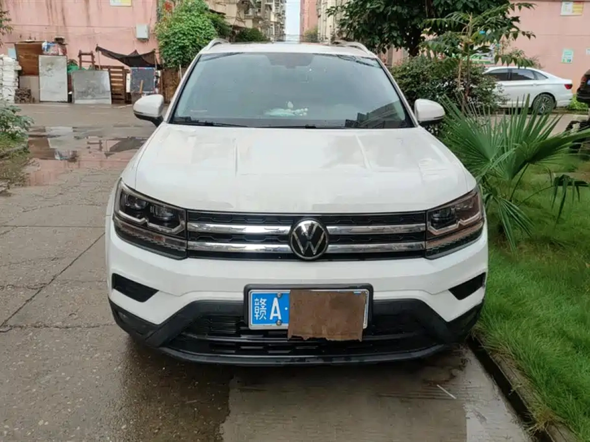 VOLKSWAGEN THARU