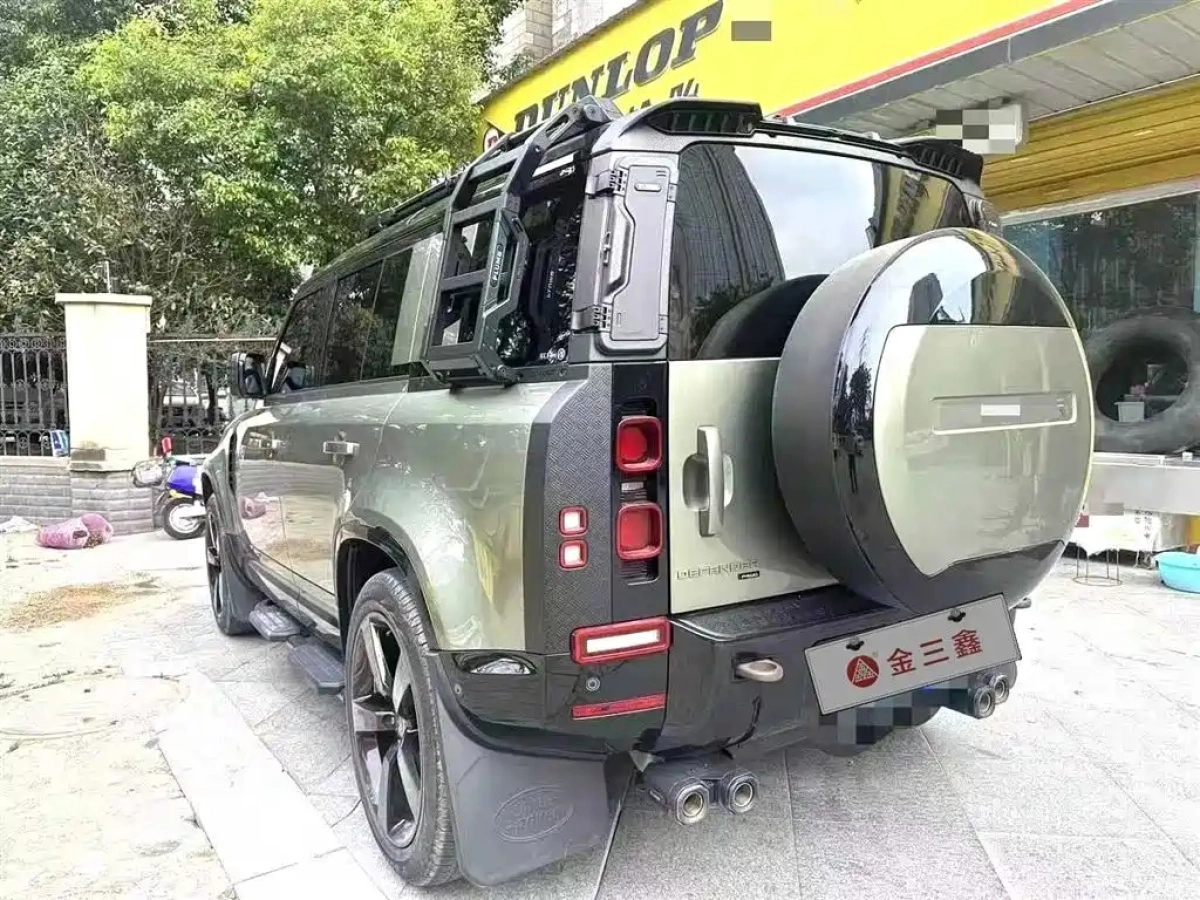 LAND ROVER DEFENDER