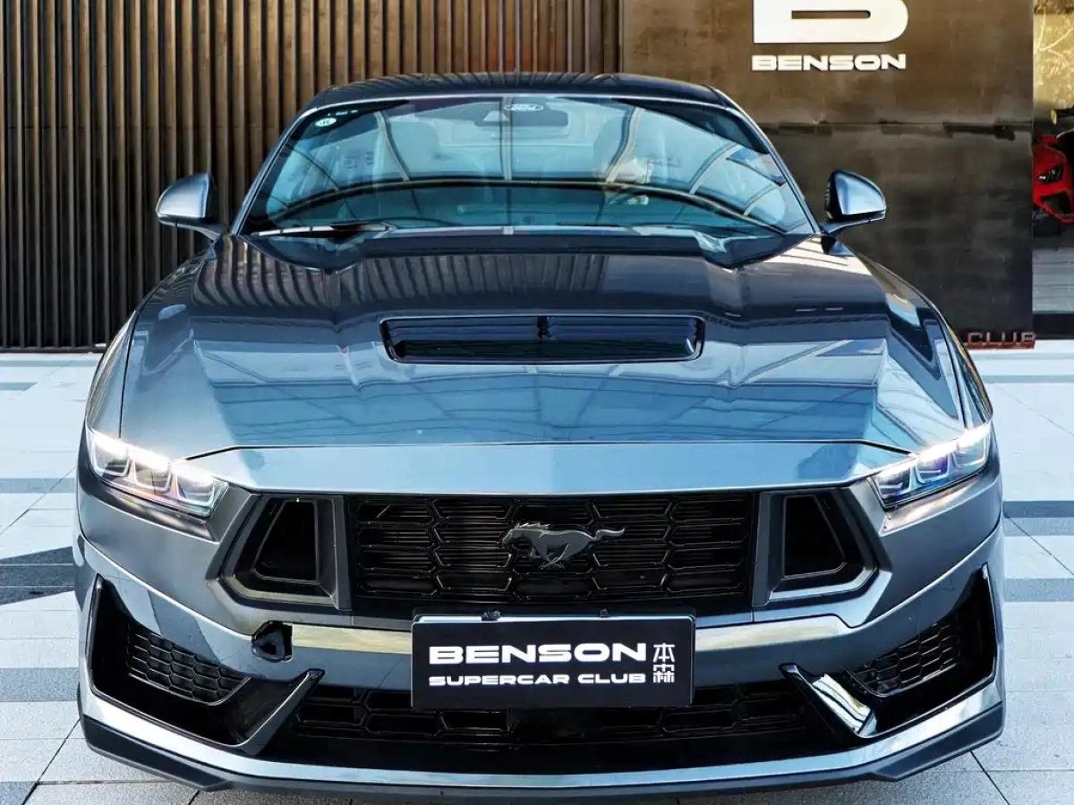 FORD MUSTANG