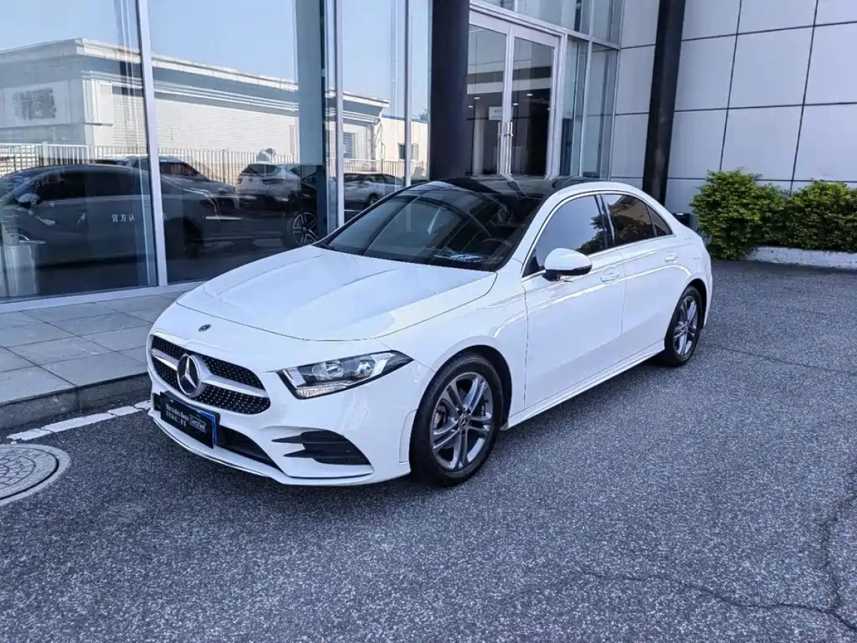 MERCEDES BENZ A-CLASS  2022