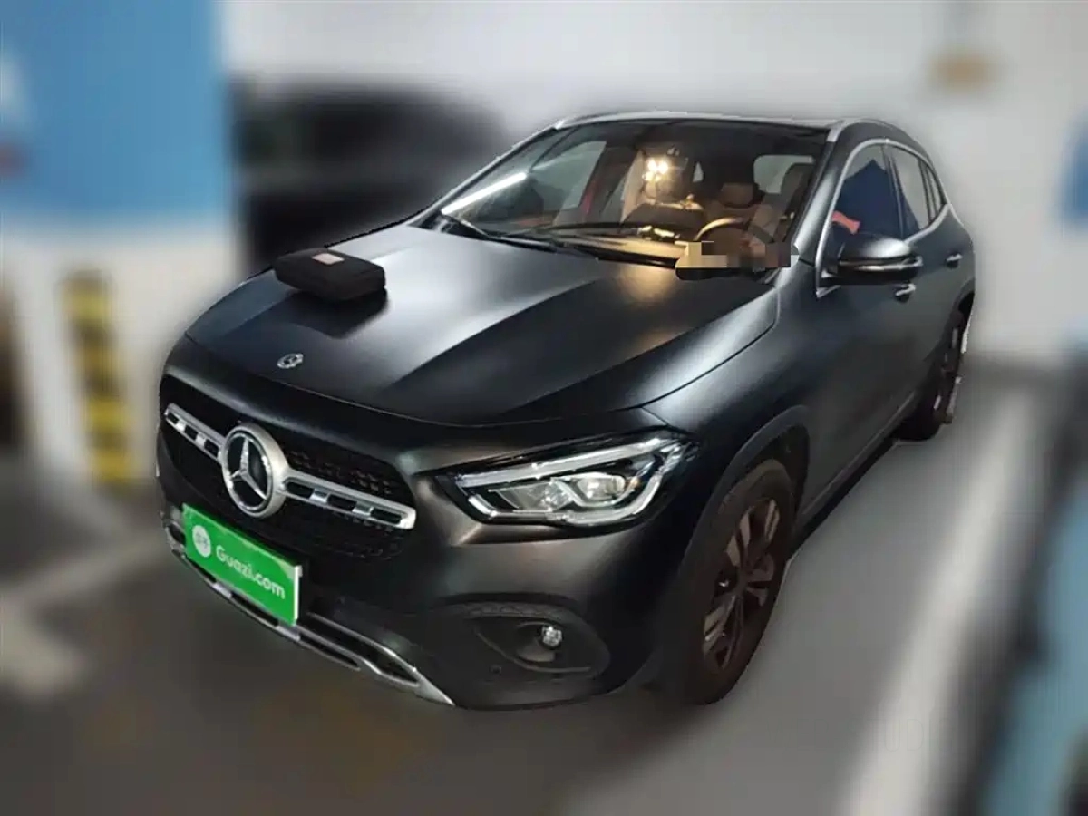 MERCEDES BENZ GLA