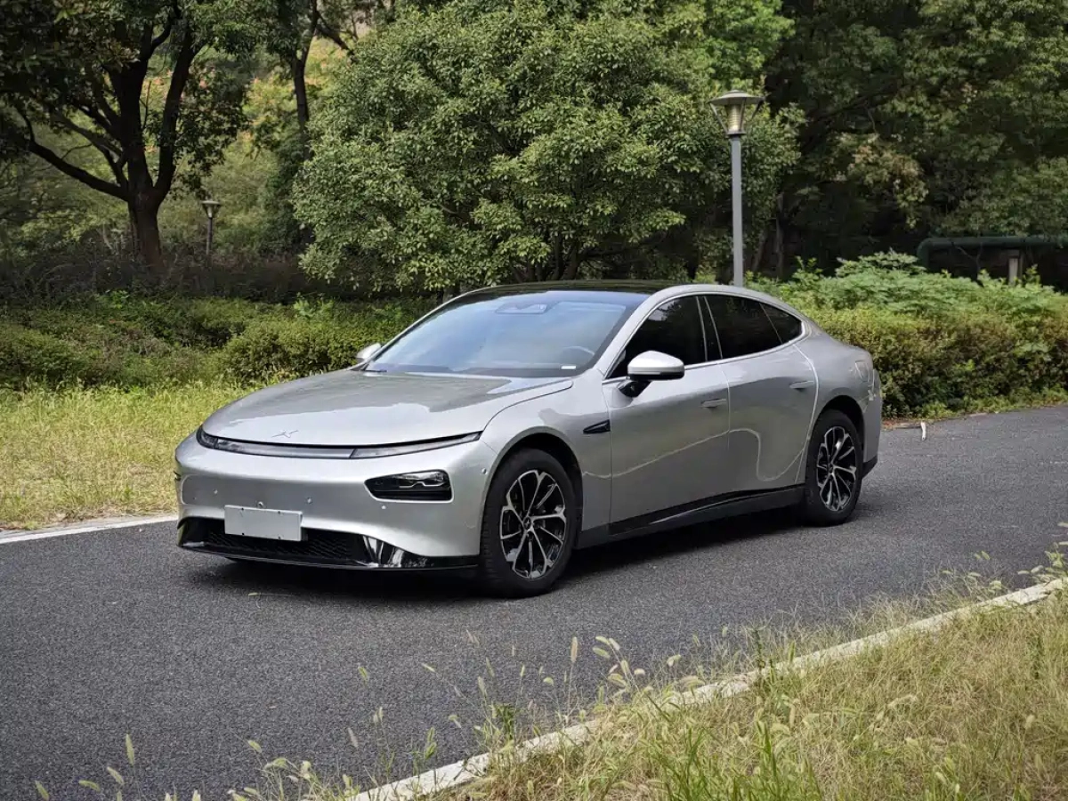 XPENG MOTORS P7  2023