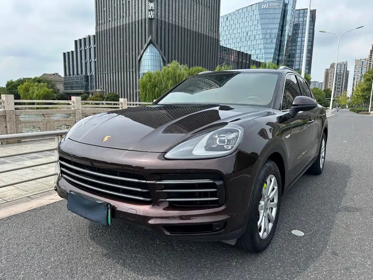 PORSCHE CAYENNE NEW ENERGY  2020