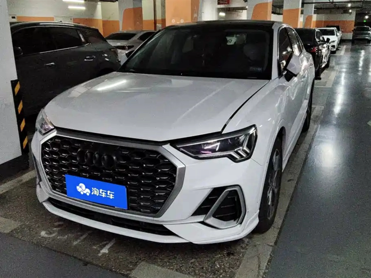 AUDI Q3 SPORTBACK