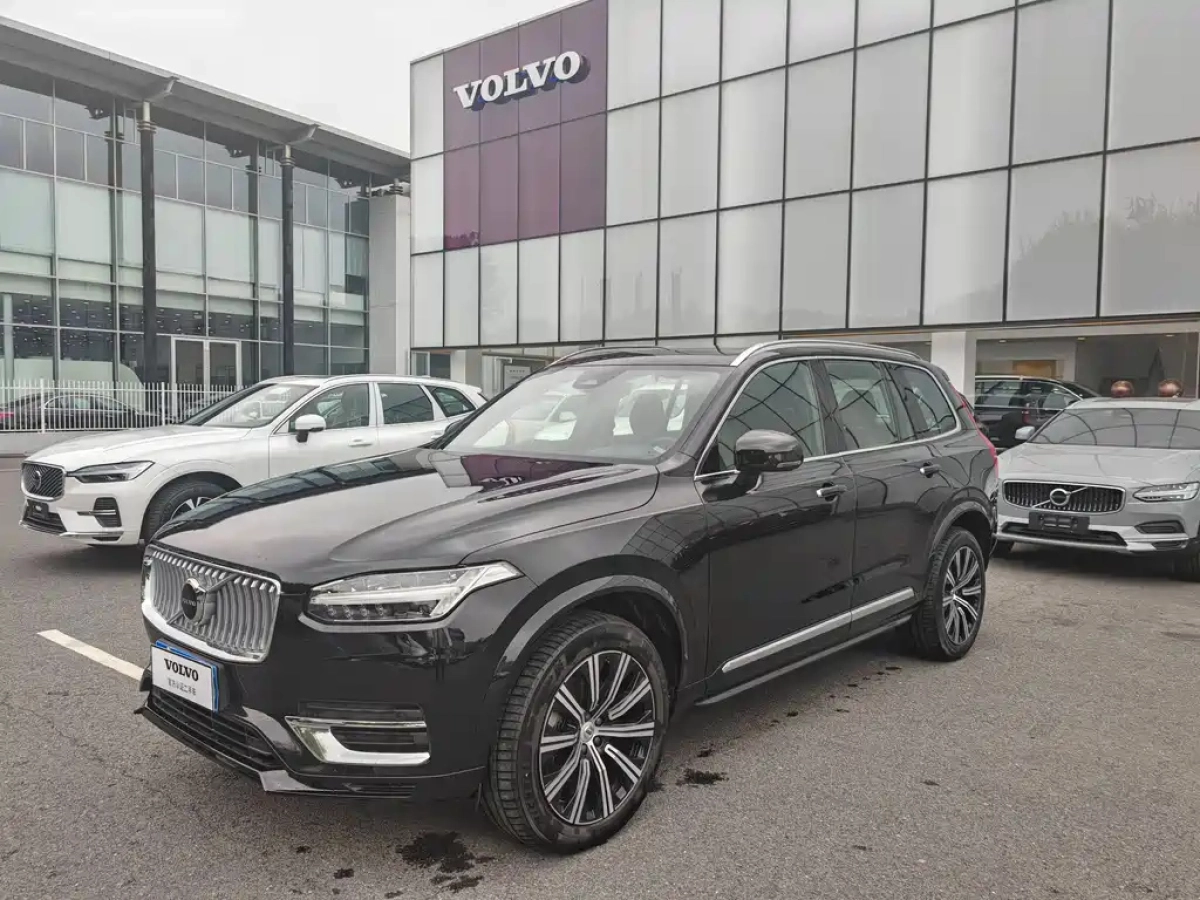 VOLVO XC90