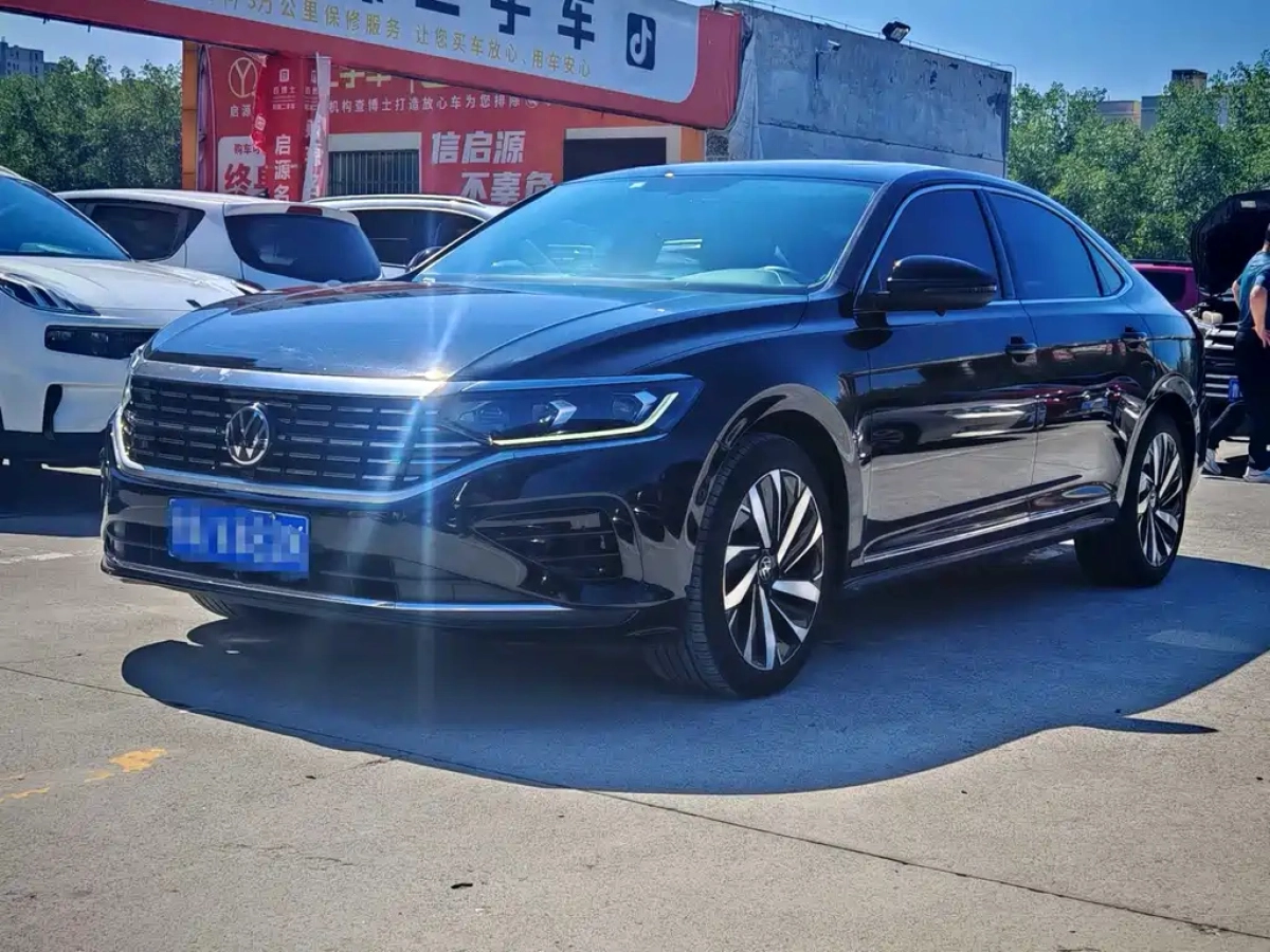 VOLKSWAGEN PASSAT  2022