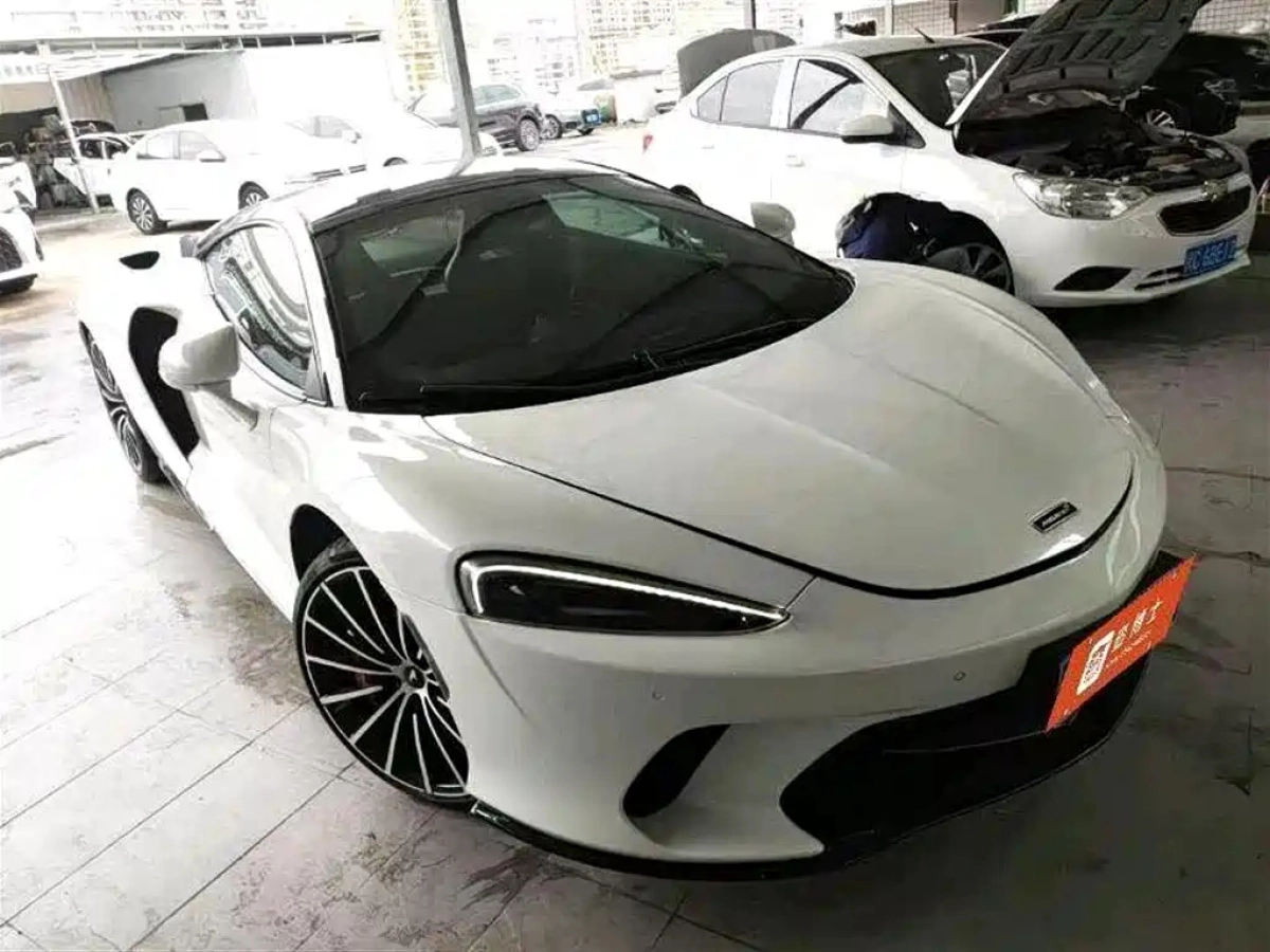 MCLAREN GT