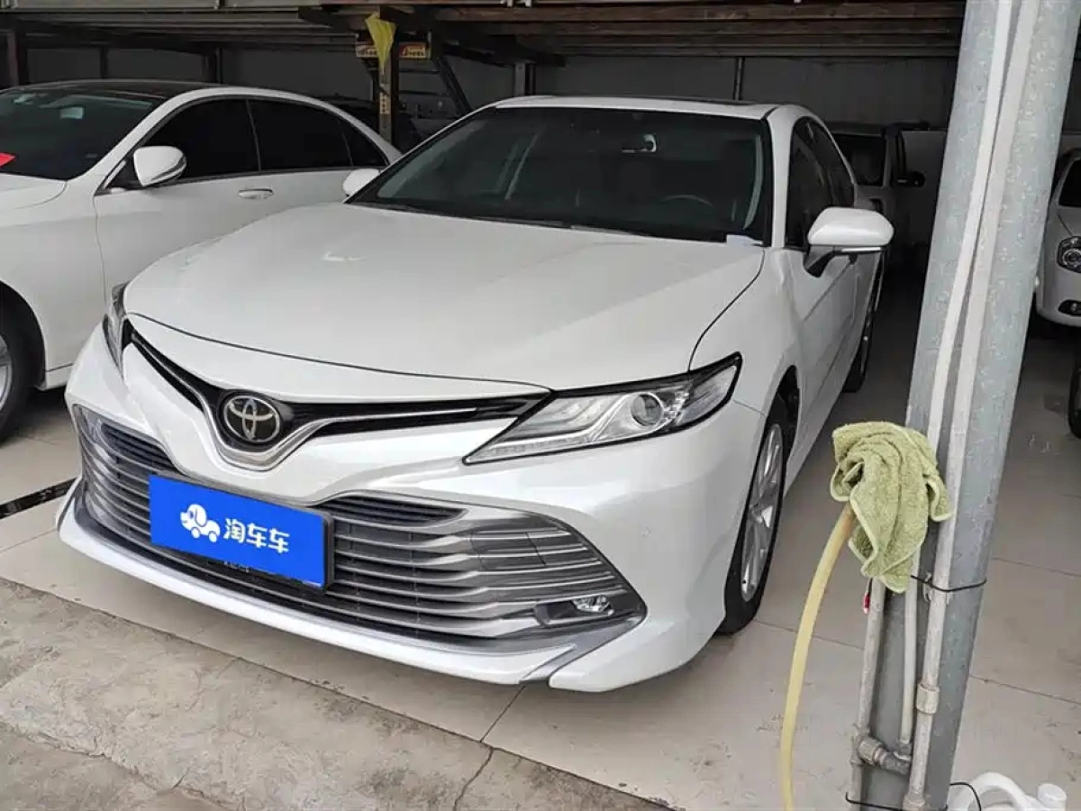 TOYOTA CAMRY  2020